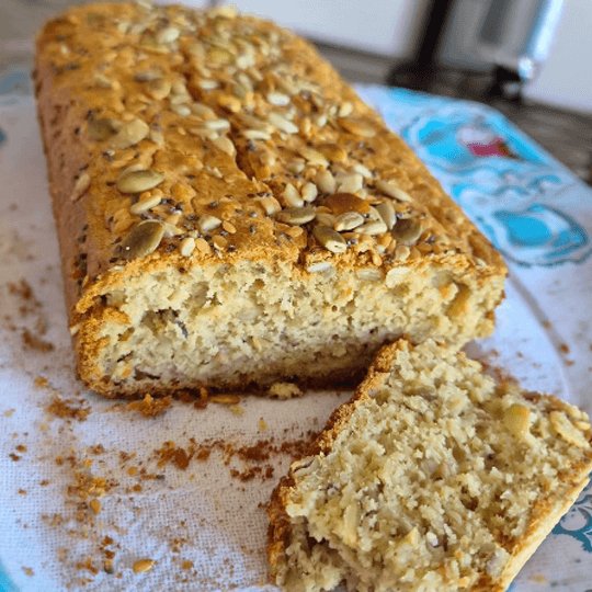 Pão caseiro integral com sementes